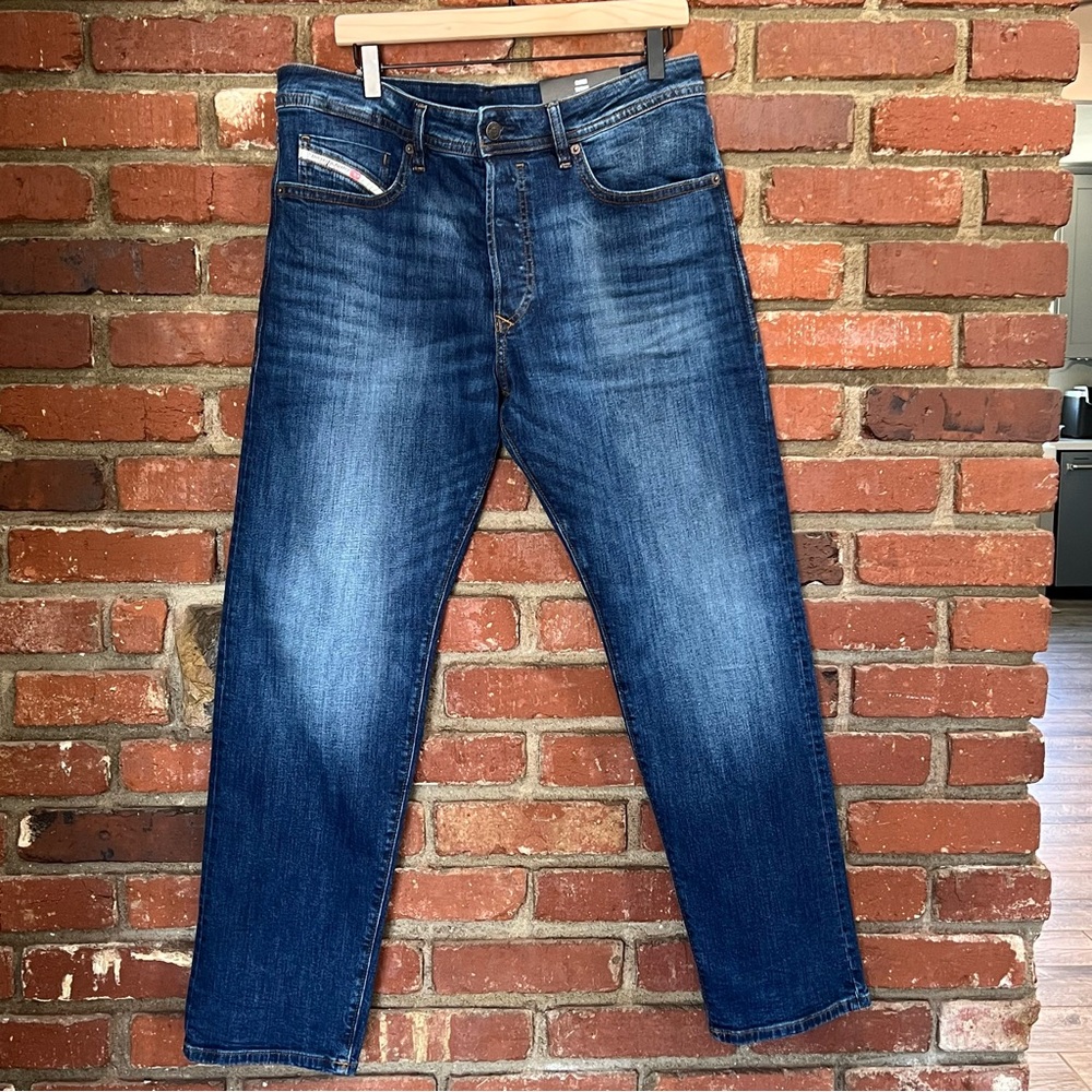 Diesel men's Buster tapered denim jeans size 36 x 30 button‎ fly NWT